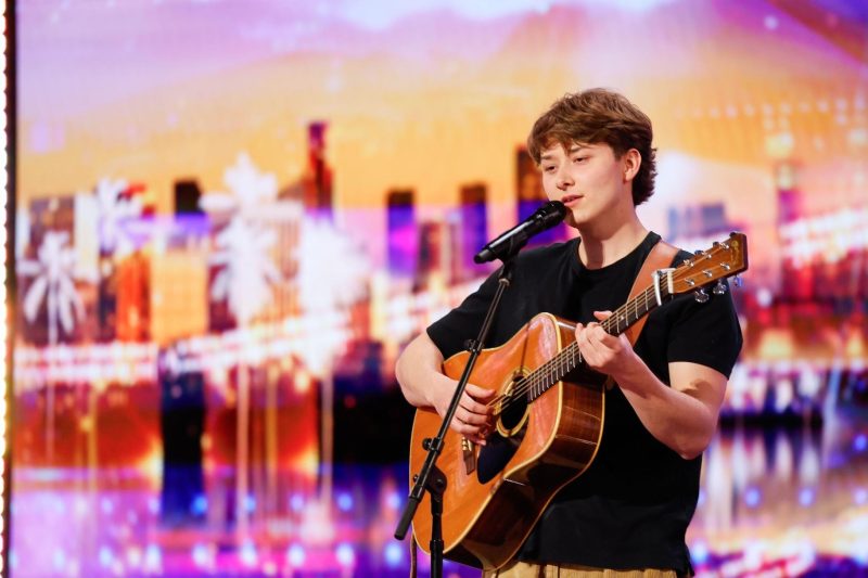 🎸He Came to AGT With a Guitar — Then His Mom Walked Out With a Cello